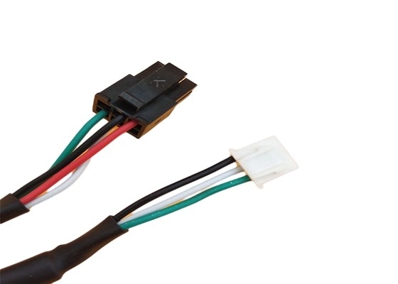 4 Pin에 마구 마이크로 컴퓨터가 Pvc에 의하여 적합했습니다 3.0mm 2*2p Molex 43025 까만 연결관을 Jst - Xh 2464 타전합니다